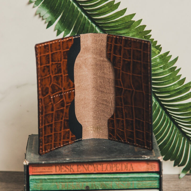 Gator Stamped Leather Fairbanks Passport Wallet - Image 4