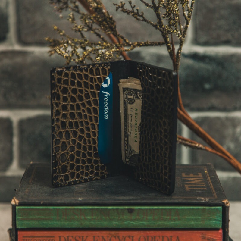 Gator Stamped Leather Mills Cardholder