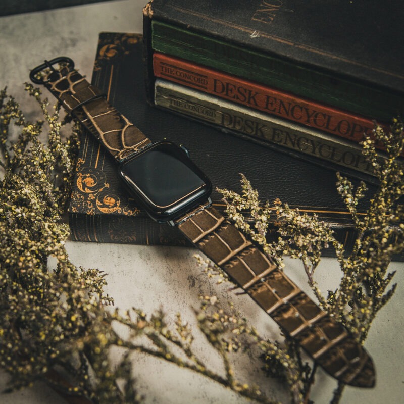 Gator Stamped Leather Summerlin Apple Watch Band