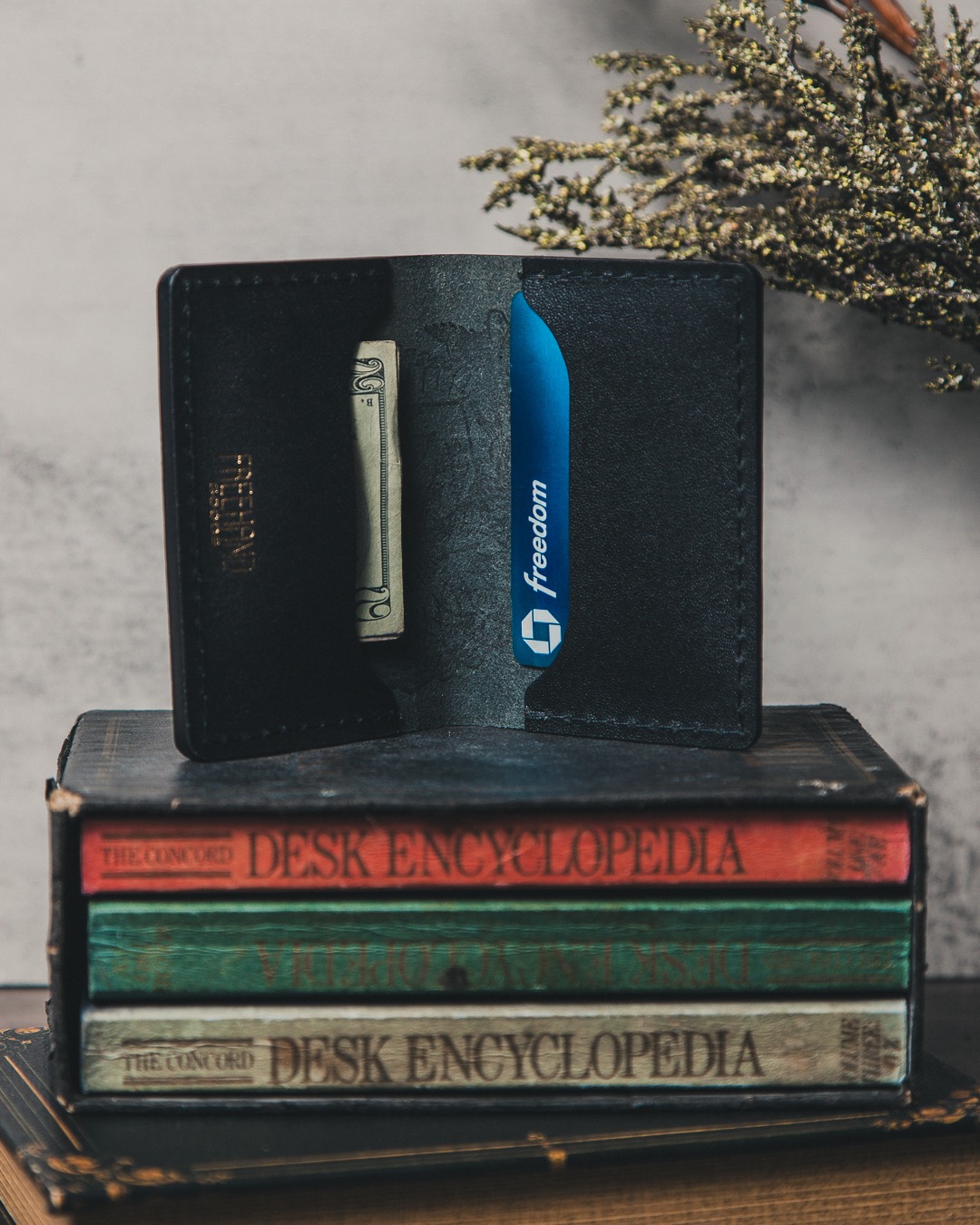 Gator Stamped Leather Mills Cardholder