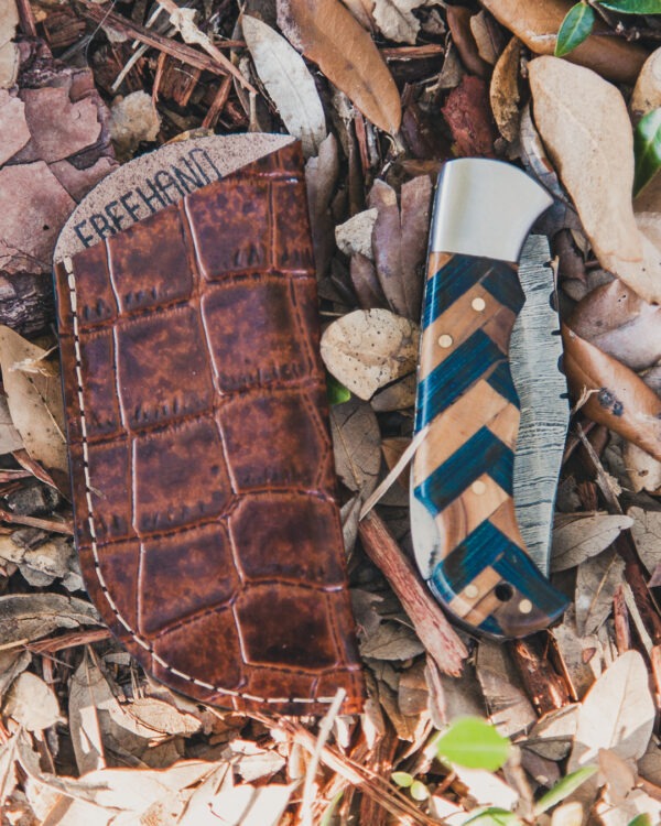 6.5" Damascus Pocket Knife & Gator Stamped Leather Sheath